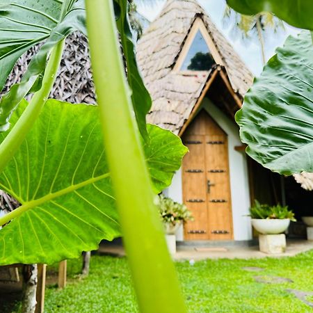 Turtle Wood Cabin Тангалле Екстер'єр фото