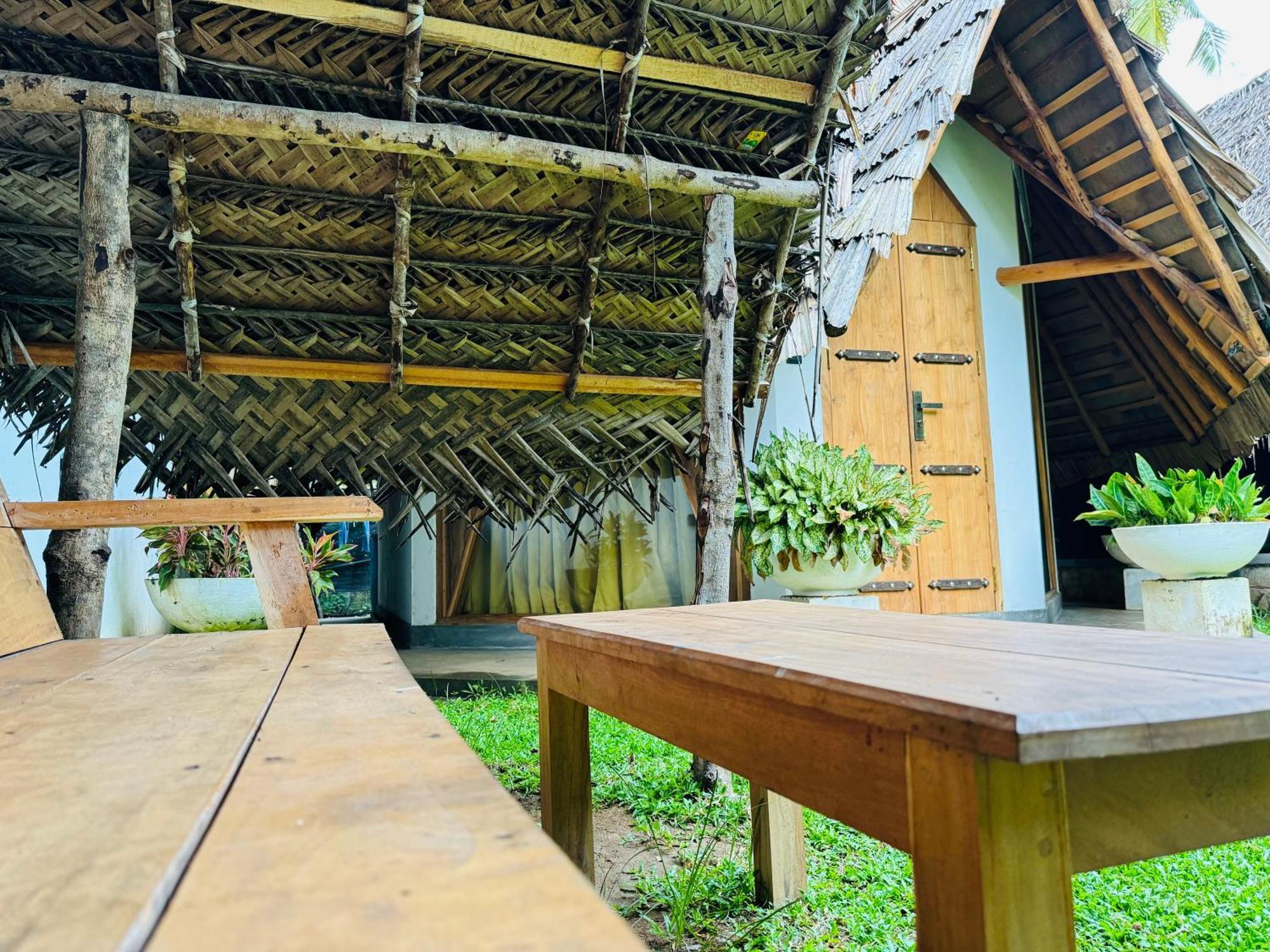 Turtle Wood Cabin Тангалле Екстер'єр фото