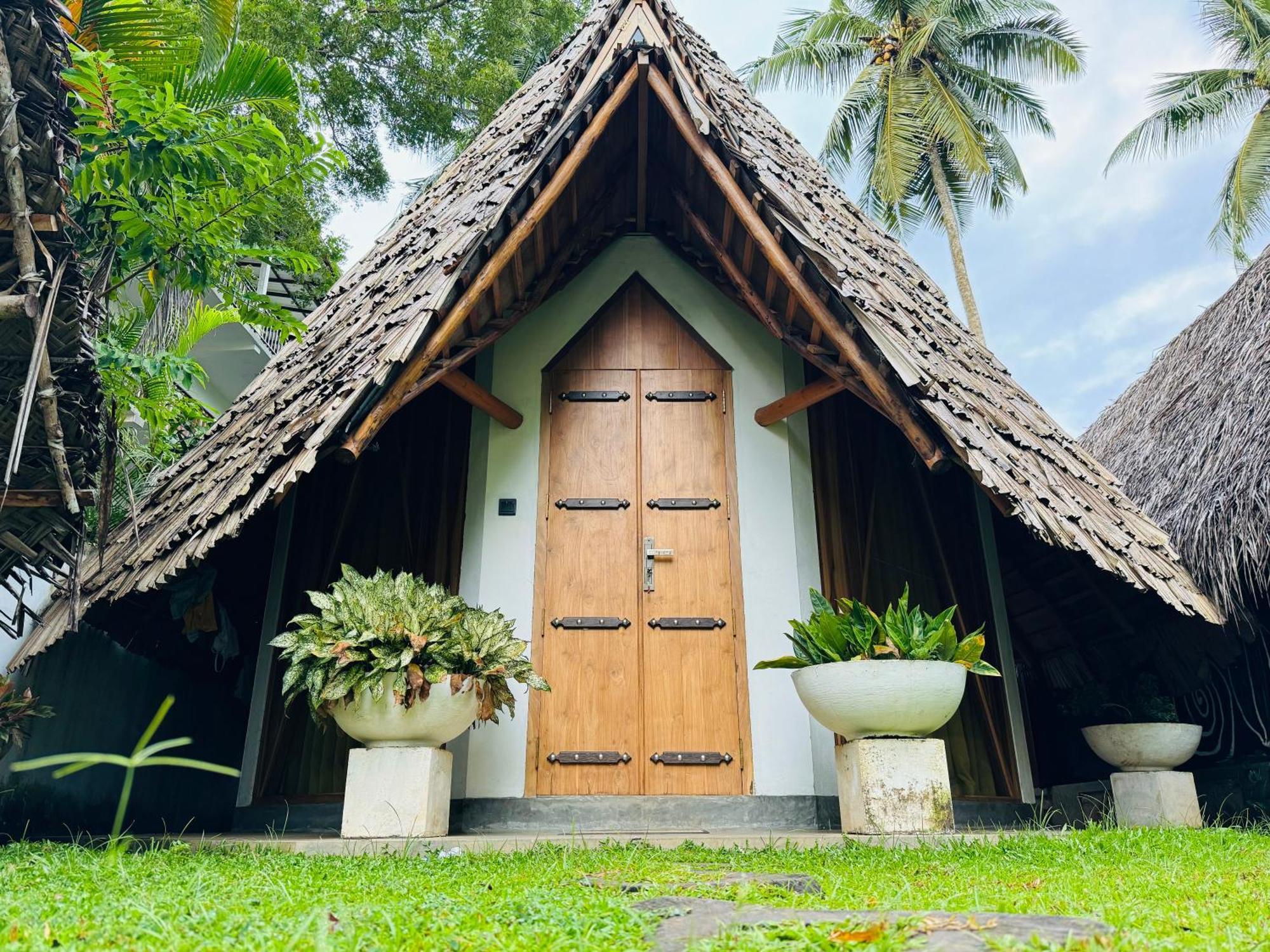 Turtle Wood Cabin Тангалле Екстер'єр фото